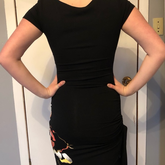 Le chateau body-con asymmetrical dress - size small - Picture 3 of 8